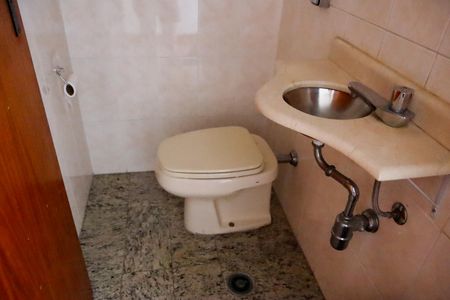 Apartamento à venda com 226m², 4 quartos e 2 vagas Apartamento à venda com 226m², 4 quartos e 2 vagasLavabo