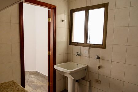 Apartamento à venda com 226m², 4 quartos e 2 vagas Apartamento à venda com 226m², 4 quartos e 2 vagasLavanderia
