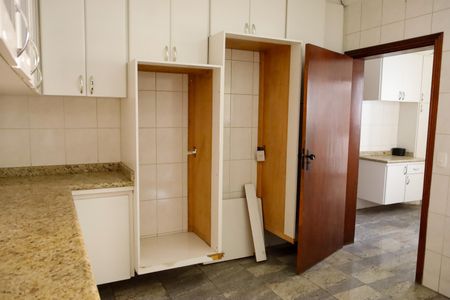 Apartamento à venda com 226m², 4 quartos e 2 vagas Apartamento à venda com 226m², 4 quartos e 2 vagasCozinha