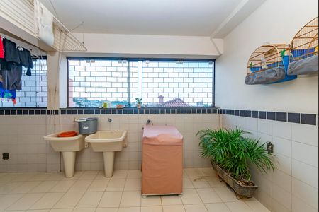 Casa à venda com 436m², 4 quartos e 4 vagasÁrea de Serviço