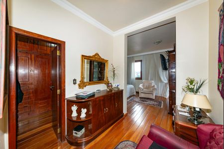 Casa à venda com 436m², 4 quartos e 4 vagasSuíte