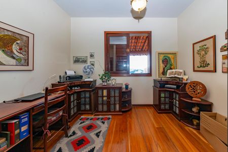 Casa à venda com 436m², 4 quartos e 4 vagasQuarto 2