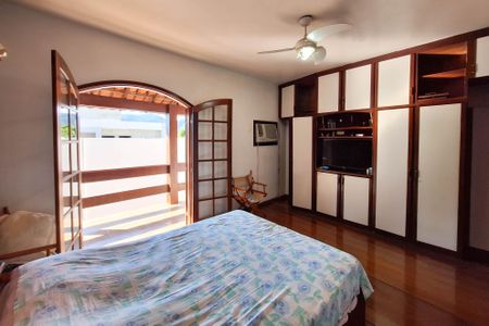 Casa à venda com 250m², 5 quartos e 4 vagasSuíte 3