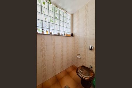 Casa à venda com 250m², 5 quartos e 4 vagasLavabo