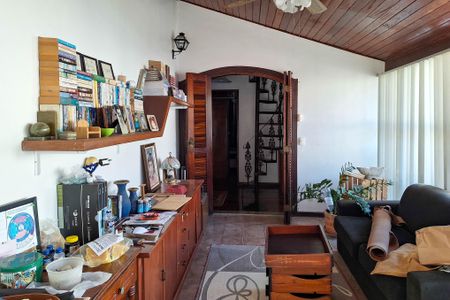 Casa à venda com 250m², 5 quartos e 4 vagasEscritório