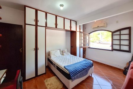 Casa à venda com 250m², 5 quartos e 4 vagasSuíte 1
