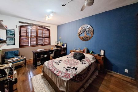 Casa à venda com 250m², 5 quartos e 4 vagasSuíte 2