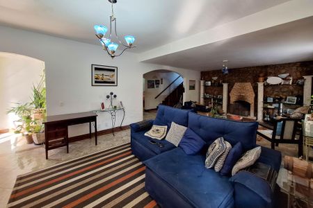 Casa à venda com 250m², 5 quartos e 4 vagasSala