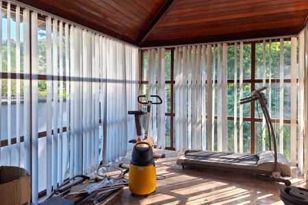 Casa à venda com 250m², 5 quartos e 4 vagasEscritório