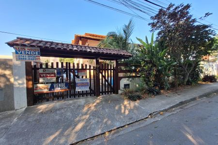 Casa à venda com 250m², 5 quartos e 4 vagasFachada