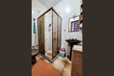 Casa à venda com 250m², 5 quartos e 4 vagasBanheiro da Suíte 2