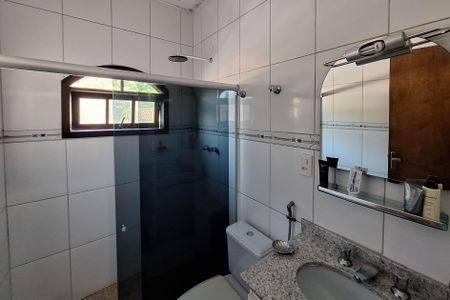 Casa à venda com 250m², 5 quartos e 4 vagasBanheiro da Suíte 1