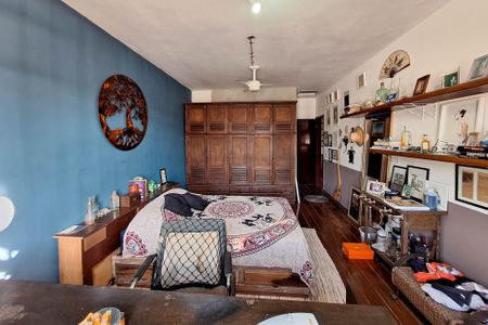 Casa à venda com 250m², 5 quartos e 4 vagasSuíte 2