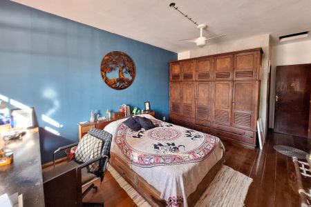 Casa à venda com 250m², 5 quartos e 4 vagasSuíte 2