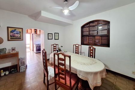 Casa à venda com 250m², 5 quartos e 4 vagasSala de Jantar