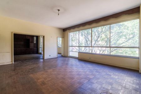 Apartamento à venda com 250m², 3 quartos e 2 vagas Apartamento à venda com 250m², 3 quartos e 2 vagasSala