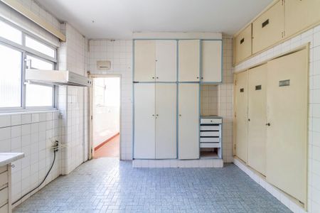Apartamento à venda com 250m², 3 quartos e 2 vagas Apartamento à venda com 250m², 3 quartos e 2 vagasCozinha