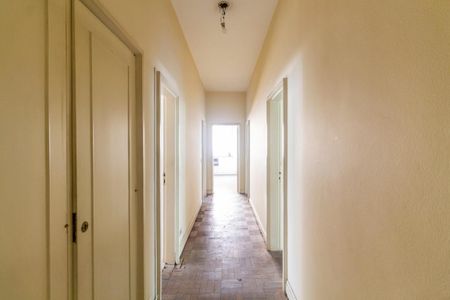 Apartamento à venda com 250m², 3 quartos e 2 vagas Apartamento à venda com 250m², 3 quartos e 2 vagasCorredor