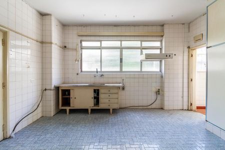 Apartamento à venda com 250m², 3 quartos e 2 vagas Apartamento à venda com 250m², 3 quartos e 2 vagasCozinha