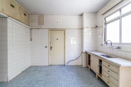 Apartamento à venda com 250m², 3 quartos e 2 vagas Apartamento à venda com 250m², 3 quartos e 2 vagasCozinha