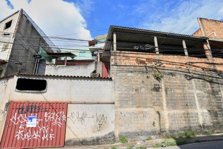 Casa à venda com 62m², 2 quartos e 1 vagaFachada