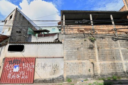 Casa à venda com 62m², 2 quartos e 1 vagaFachada