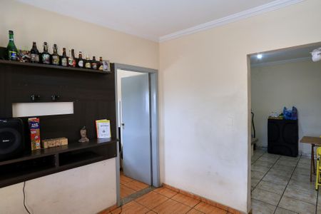 Casa à venda com 62m², 2 quartos e 1 vagaSala