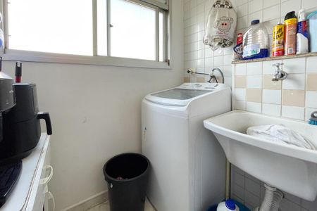 Apartamento à venda com 70m², 3 quartos e 1 vagaÁrea de Serviço