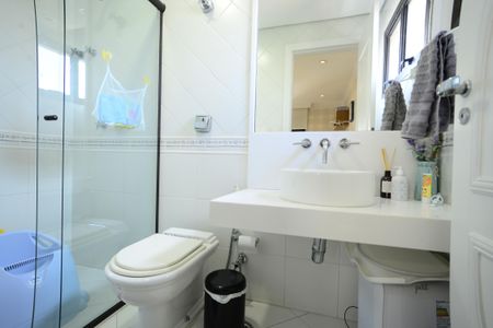 Apartamento à venda com 213m², 3 quartos e 3 vagasBanheiro da Suíte 2