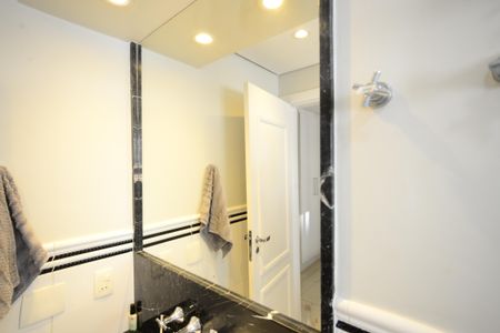 Apartamento à venda com 213m², 3 quartos e 3 vagasBanheiro da Suíte 