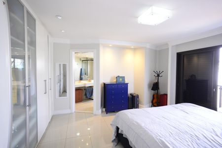 Apartamento à venda com 213m², 3 quartos e 3 vagasSuíte 3