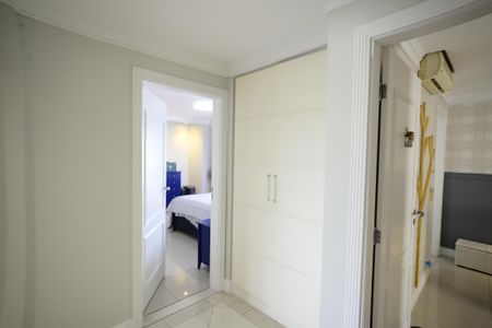 Apartamento à venda com 213m², 3 quartos e 3 vagasCorredor