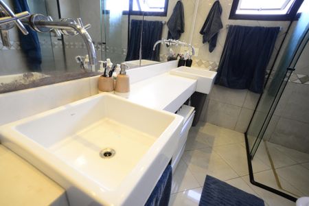 Apartamento à venda com 213m², 3 quartos e 3 vagasBanheiro da Suíte 3