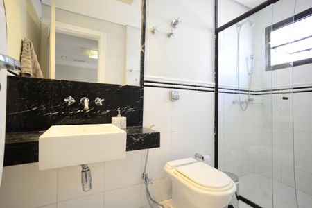 Apartamento à venda com 213m², 3 quartos e 3 vagasBanheiro da Suíte 
