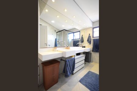 Apartamento à venda com 213m², 3 quartos e 3 vagasBanheiro da Suíte 3