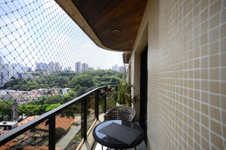 Apartamento à venda com 213m², 3 quartos e 3 vagasVaranda