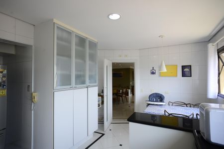 Apartamento à venda com 213m², 3 quartos e 3 vagasCozinha