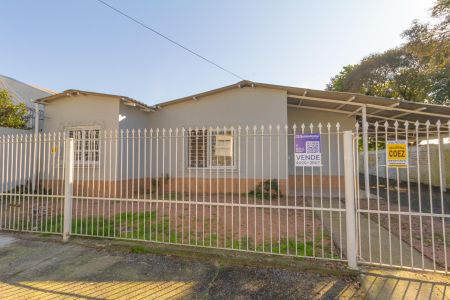 Casa à venda com 86m², 3 quartos e sem vaga Casa à venda com 86m², 3 quartos e sem vagaFachada