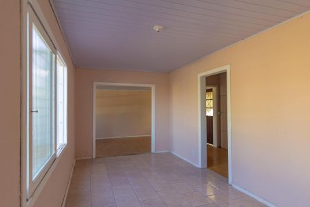 Casa à venda com 86m², 3 quartos e sem vaga Casa à venda com 86m², 3 quartos e sem vagaSala