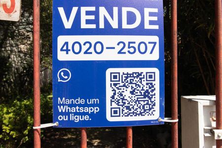 Casa à venda com 80m², 2 quartos e 6 vagas Casa à venda com 80m², 2 quartos e 6 vagasPlaca