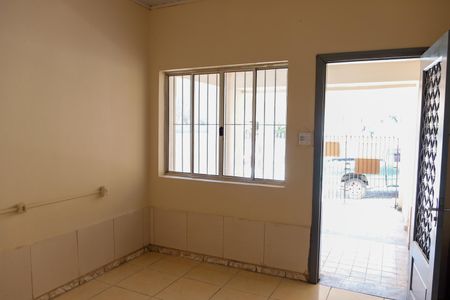 Casa à venda com 146m², 2 quartos e 2 vagasSALA