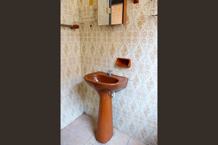 Casa à venda com 146m², 2 quartos e 2 vagasBanheiro