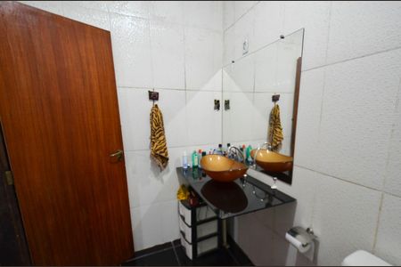 Casa à venda com 400m², 2 quartos e 1 vaga Casa à venda com 400m², 2 quartos e 1 vagaBanheiro 1