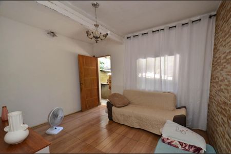 Casa à venda com 400m², 2 quartos e 1 vaga Casa à venda com 400m², 2 quartos e 1 vagaSala ( casa 2)