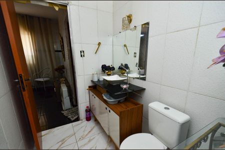 Casa à venda com 400m², 2 quartos e 1 vaga Casa à venda com 400m², 2 quartos e 1 vagaBanheiro 1