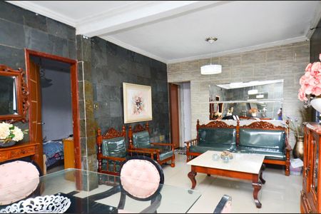 Casa à venda com 400m², 2 quartos e 1 vaga Casa à venda com 400m², 2 quartos e 1 vagaSala