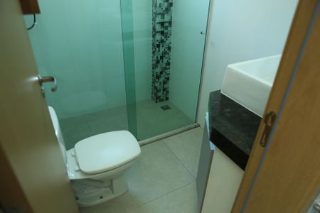 Casa à venda com 162m², 3 quartos e 2 vagasBanheiro