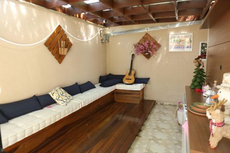 Casa à venda com 162m², 3 quartos e 2 vagasÁrea Externa