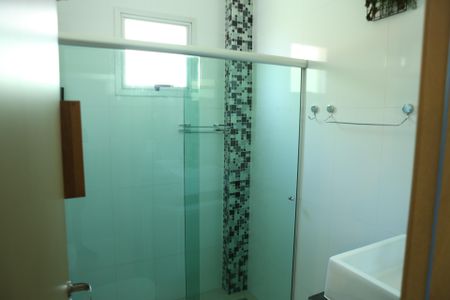 Casa à venda com 162m², 3 quartos e 2 vagasBanheiro