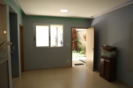 Casa à venda com 162m², 3 quartos e 2 vagasSala